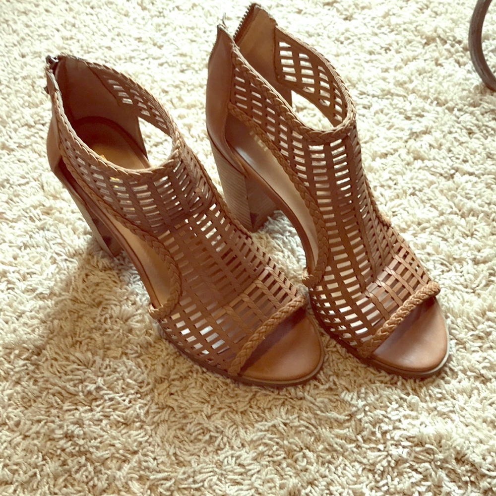 Cute summer heels!